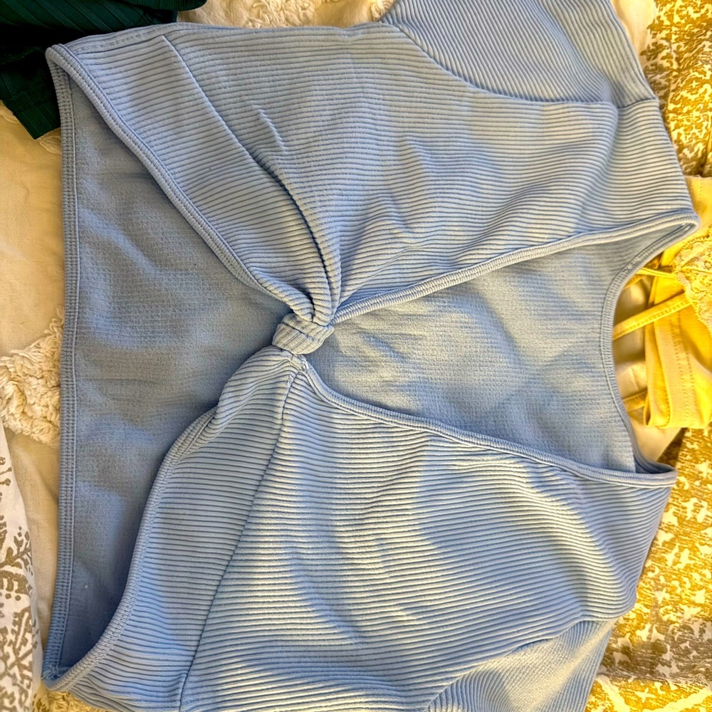 tie front crop top